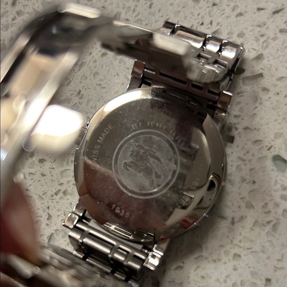 Burberry Heritage Mens Analogue Quartz Watch with Stainless Steel Bracelet BU135 - Picture 2 of 2